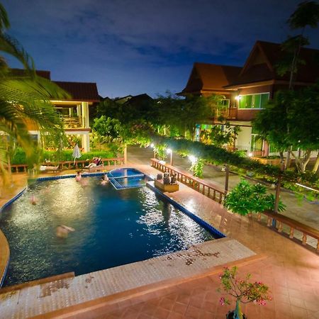 Avila Resort Pattaya Jomtien Beach Exterior photo