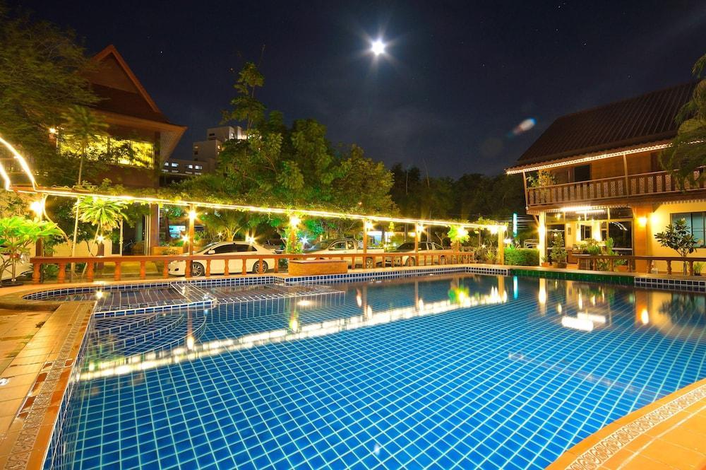 Avila Resort Pattaya Jomtien Beach Exterior photo