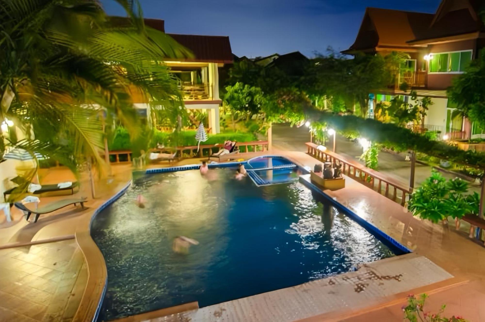 Avila Resort Pattaya Jomtien Beach Exterior photo