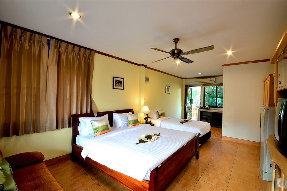 Avila Resort Pattaya Jomtien Beach Exterior photo